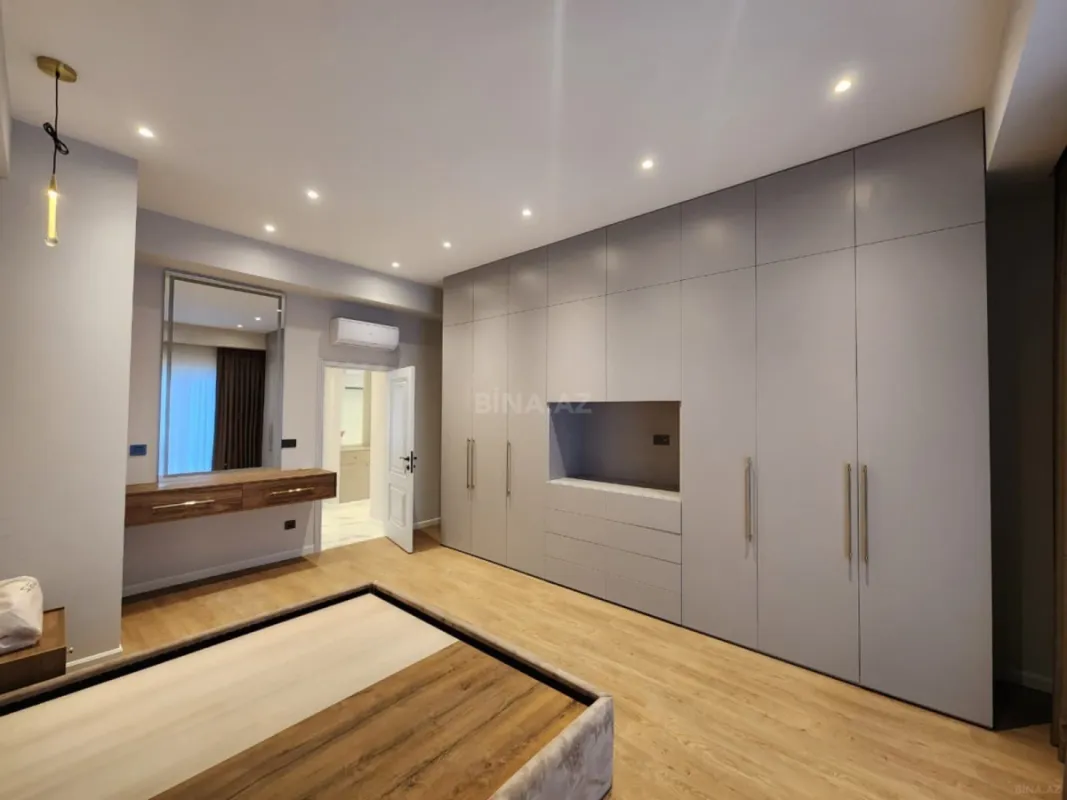 Kirayə verilir 3 otaqlı mənzil 140 m²