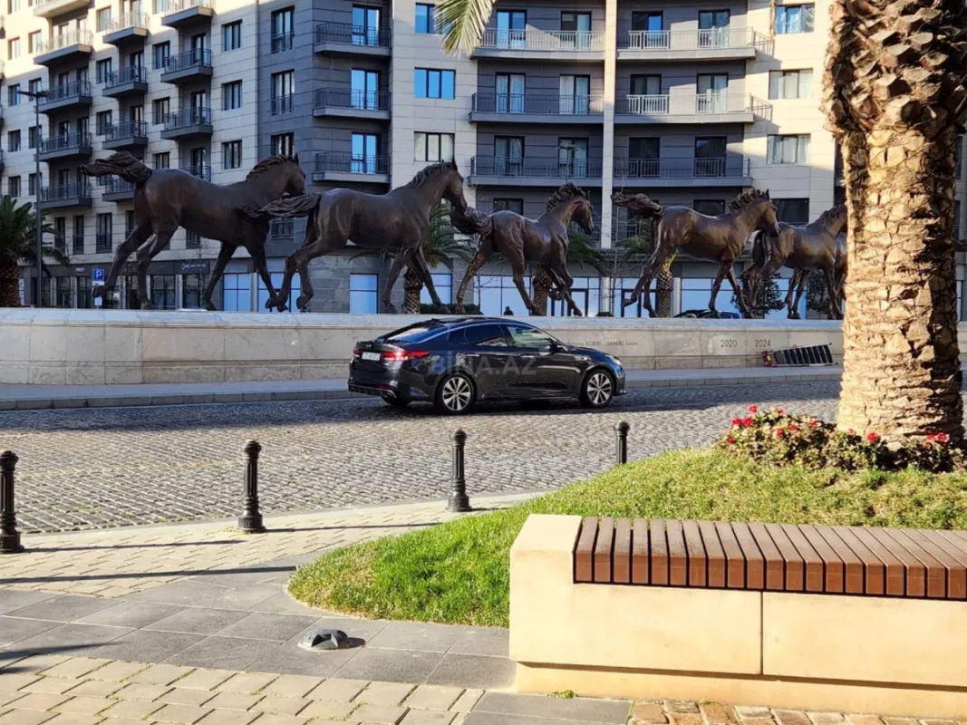 Kirayə verilir 3 otaqlı mənzil 140 m²