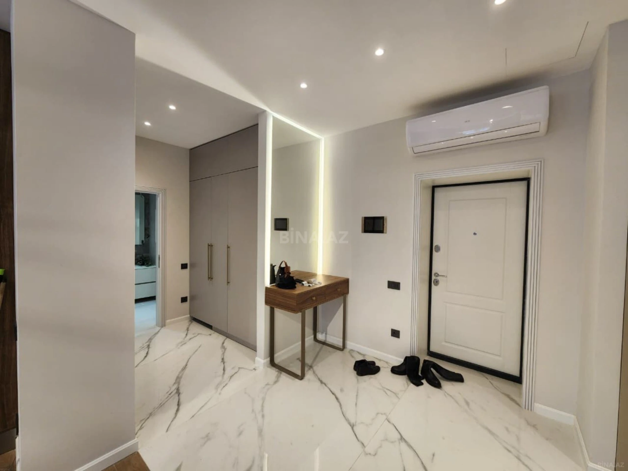 Kirayə verilir 3 otaqlı mənzil 140 m²