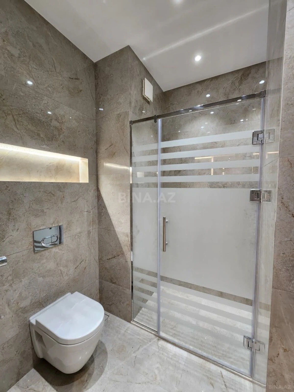 Kirayə verilir 3 otaqlı mənzil 140 m²