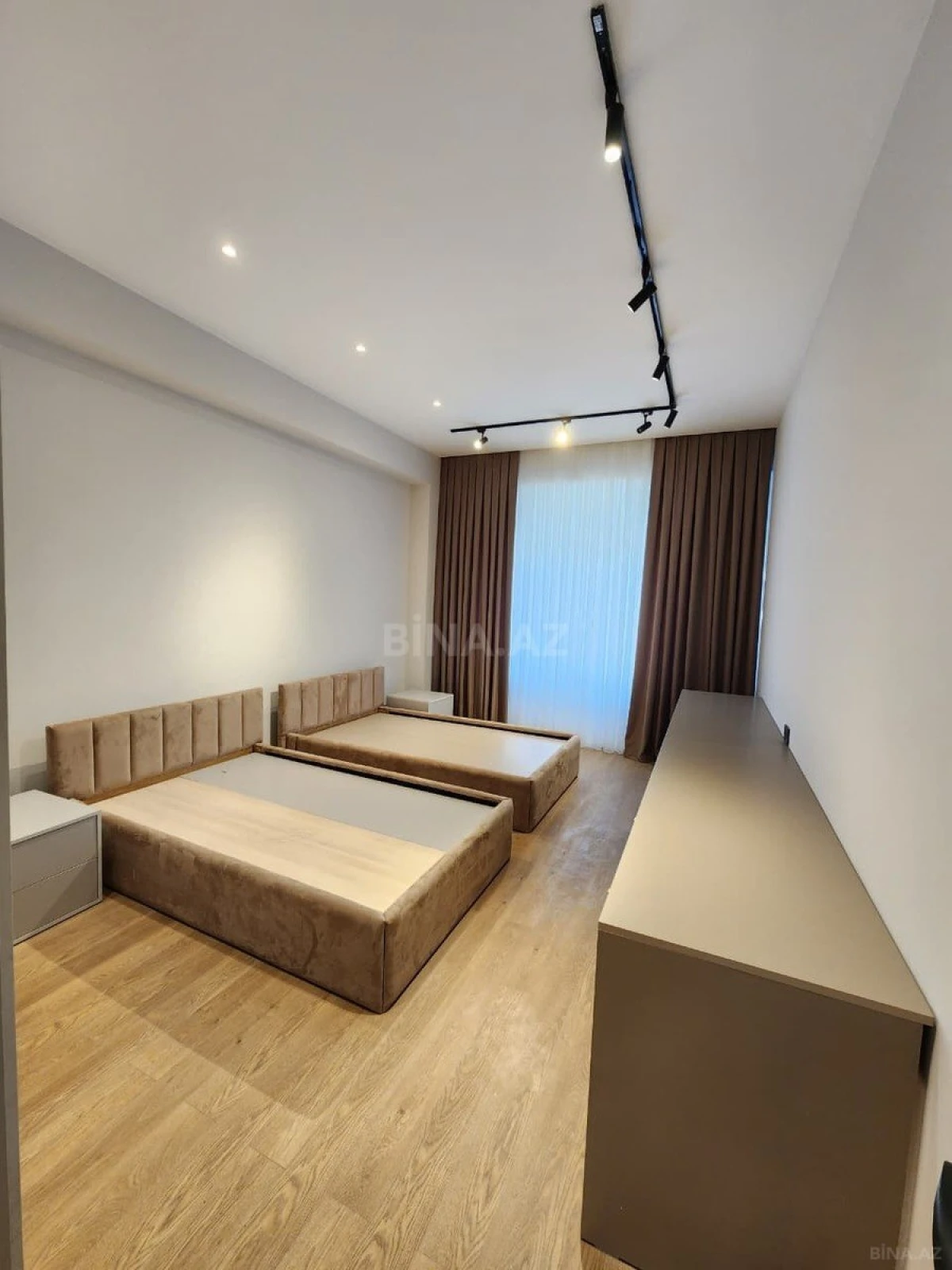 Kirayə verilir 3 otaqlı mənzil 140 m²