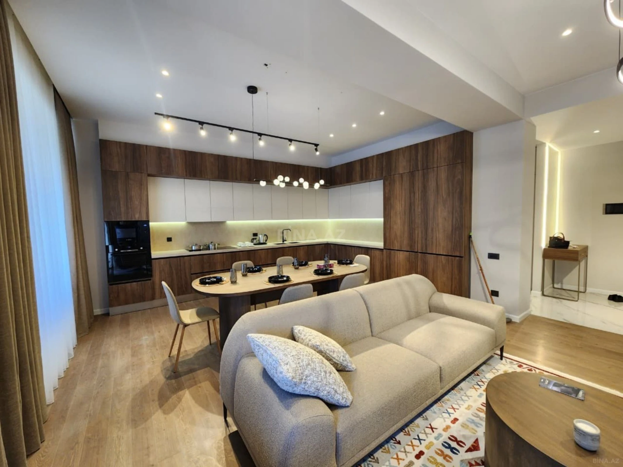 Kirayə verilir 3 otaqlı mənzil 140 m²