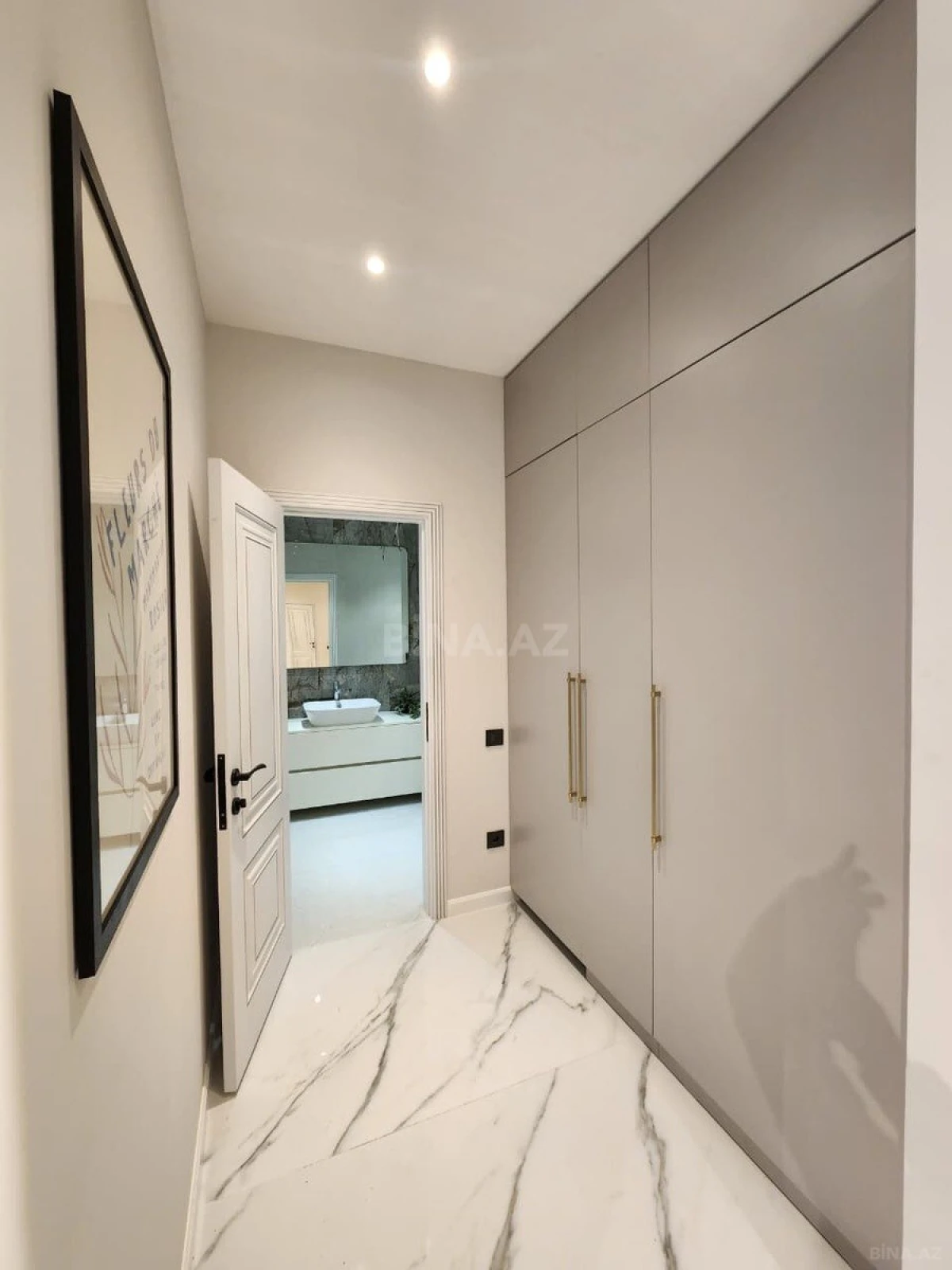 Kirayə verilir 3 otaqlı mənzil 140 m²