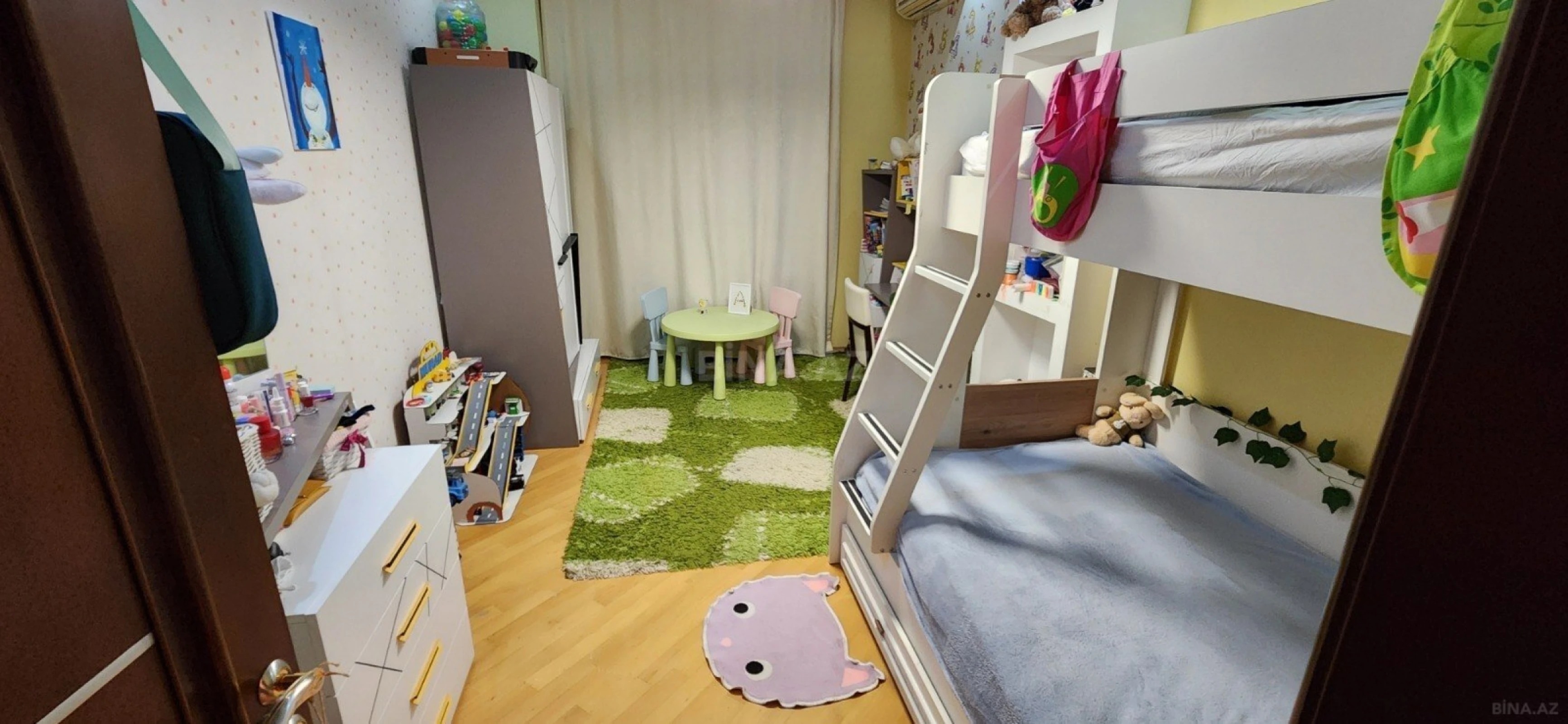 Satılır 3 otaqlı mənzil 150 m²