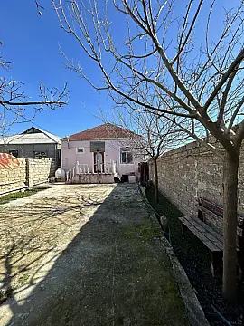 Satılır 3 otaqlı həyət evi 100 m²