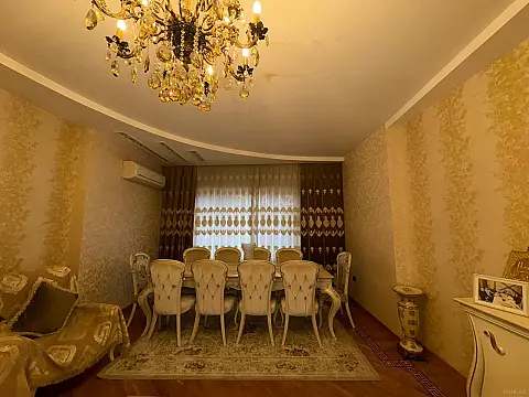 Satılır 4 otaqlı mənzil 198 m²