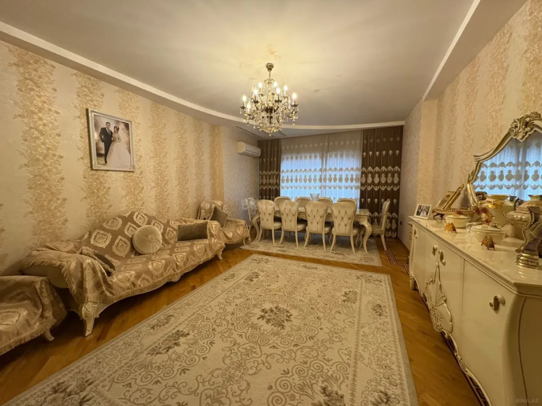 Satılır 4 otaqlı mənzil 198 m²