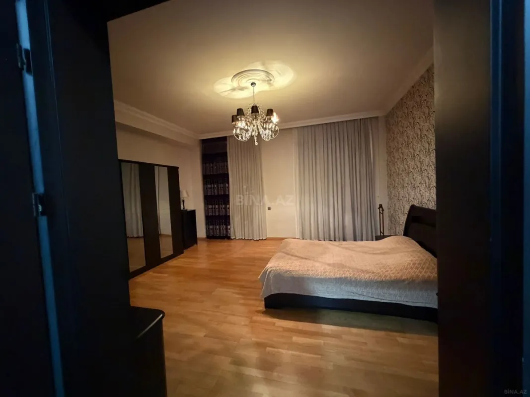 Kirayə verilir 3 otaqlı mənzil 205 m²