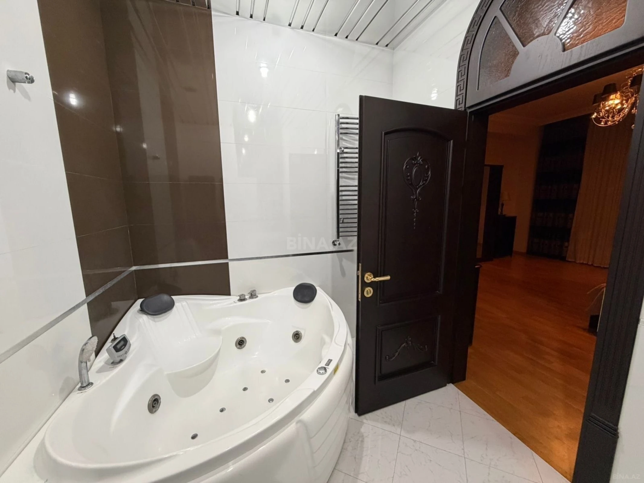 Kirayə verilir 3 otaqlı mənzil 205 m²