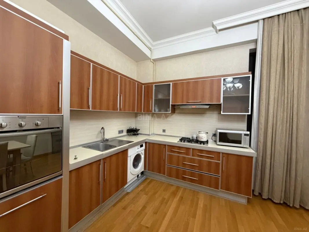 Kirayə verilir 3 otaqlı mənzil 205 m²