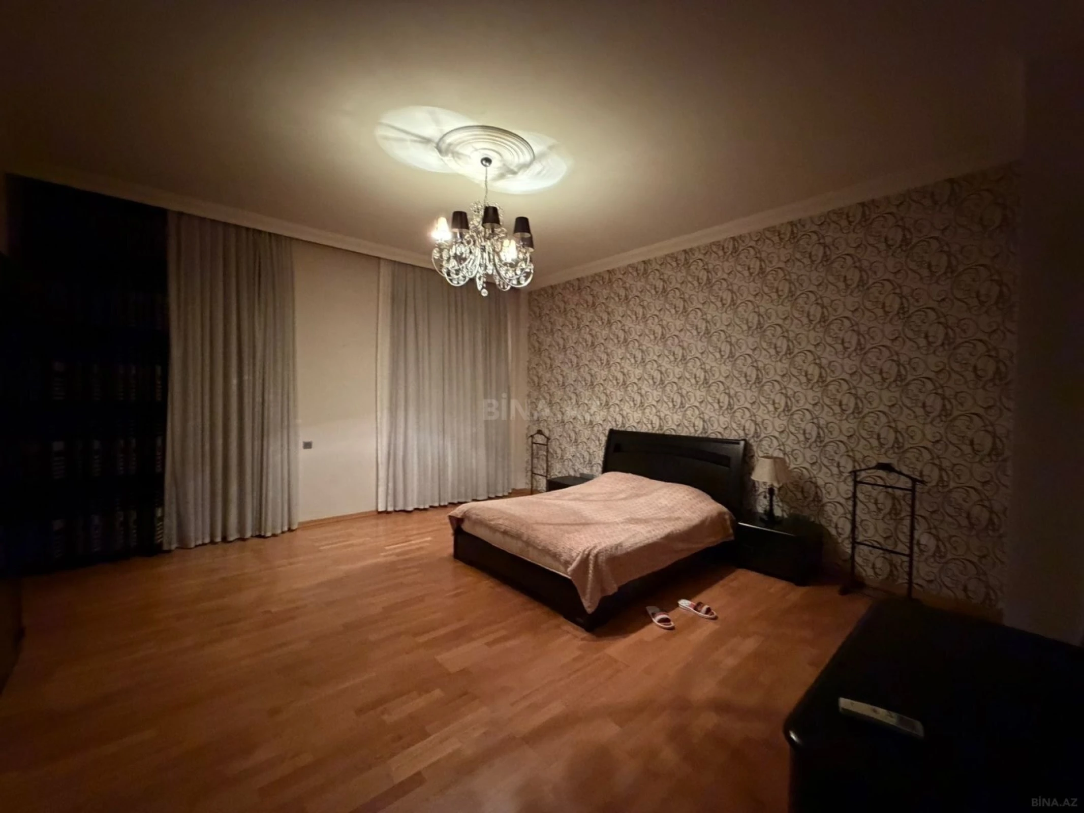 Kirayə verilir 3 otaqlı mənzil 205 m²