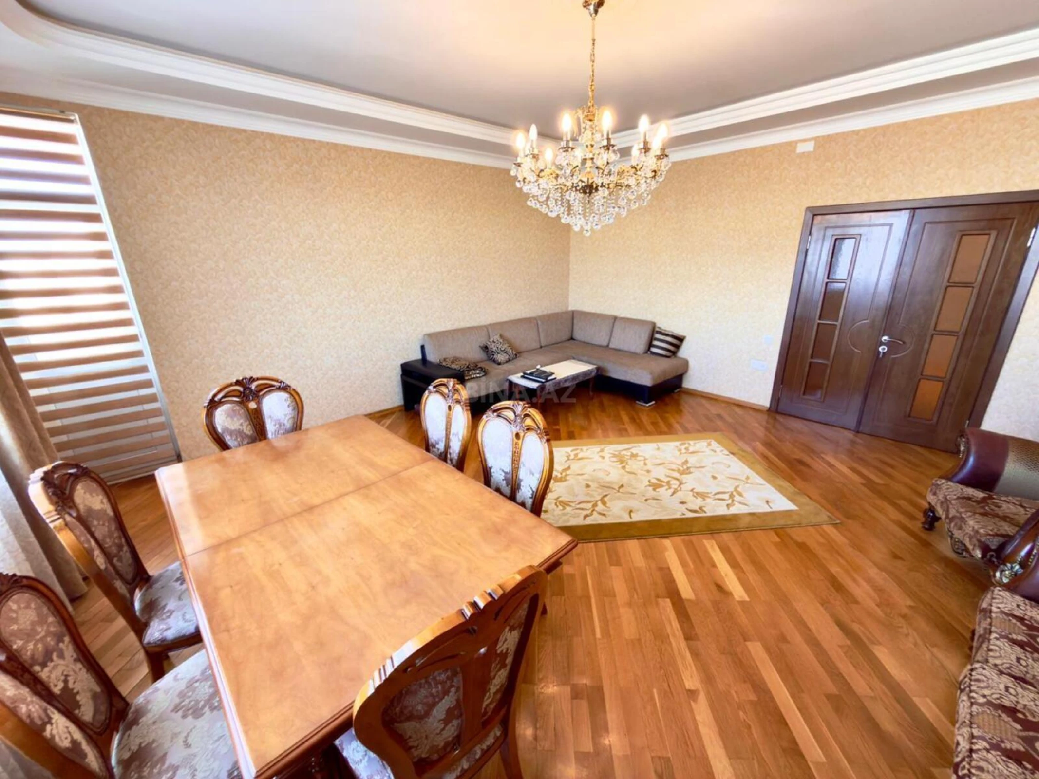 Satılır 3 otaqlı mənzil 135 m²