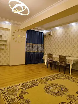 Kirayə verilir 2 otaqlı mənzil 75 m²