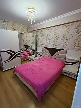 Kirayə verilir 2 otaqlı mənzil 75 m²
