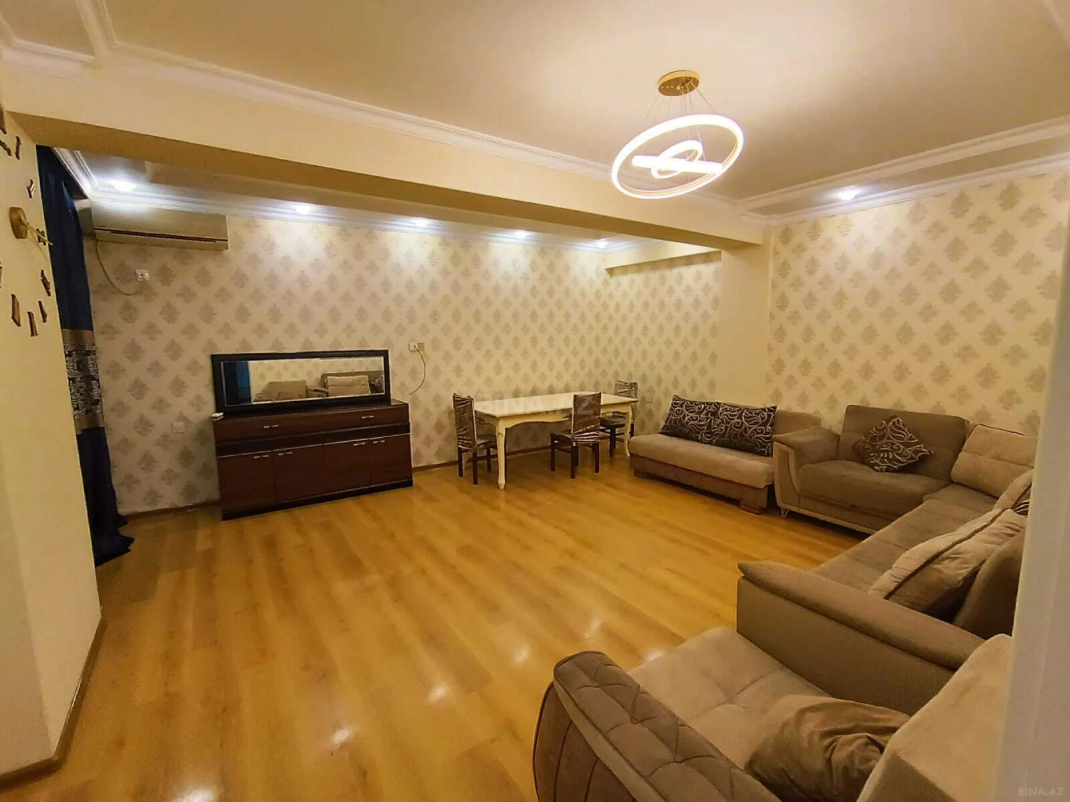 Kirayə verilir 2 otaqlı mənzil 75 m²