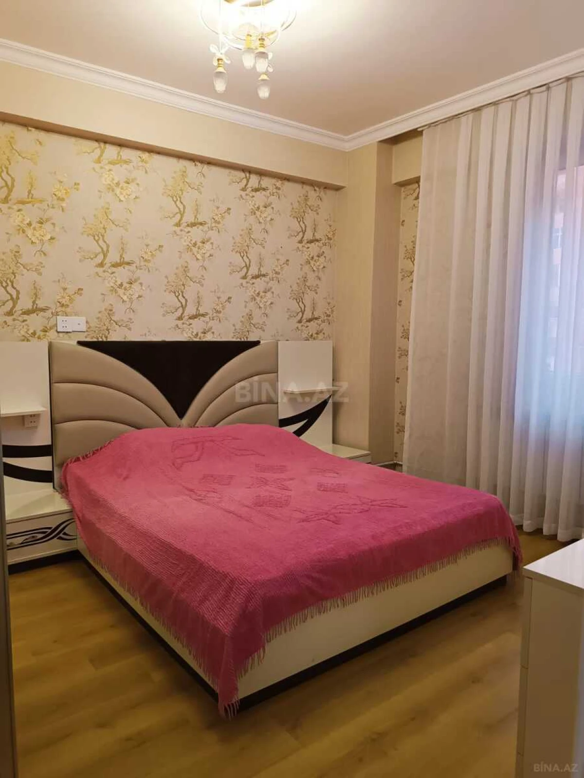 Kirayə verilir 2 otaqlı mənzil 75 m²