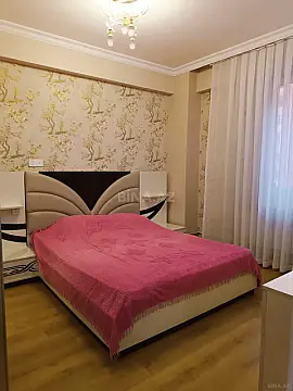 Kirayə verilir 2 otaqlı mənzil 75 m²