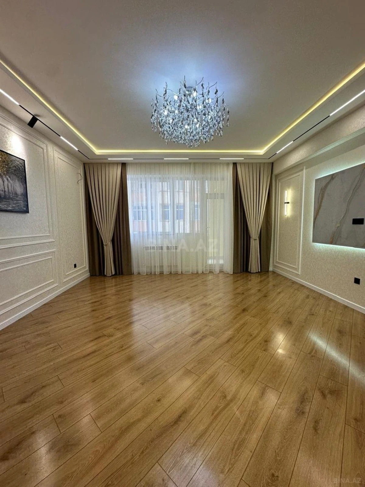 Satılır 3 otaqlı mənzil 135 m²