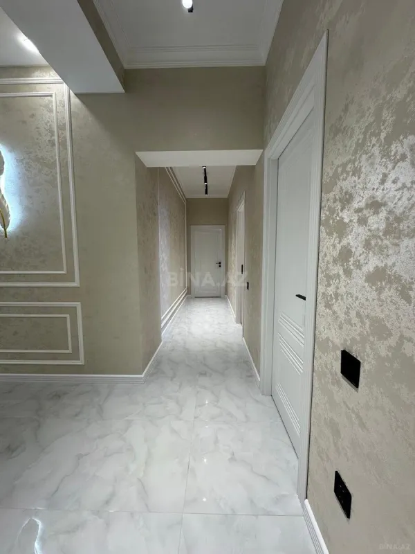 Satılır 3 otaqlı mənzil 135 m²