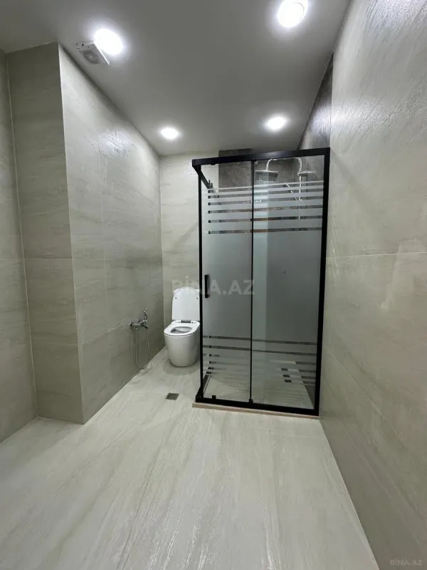 Satılır 3 otaqlı mənzil 135 m²