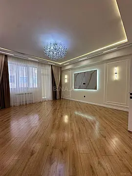 Satılır 3 otaqlı mənzil 135 m²