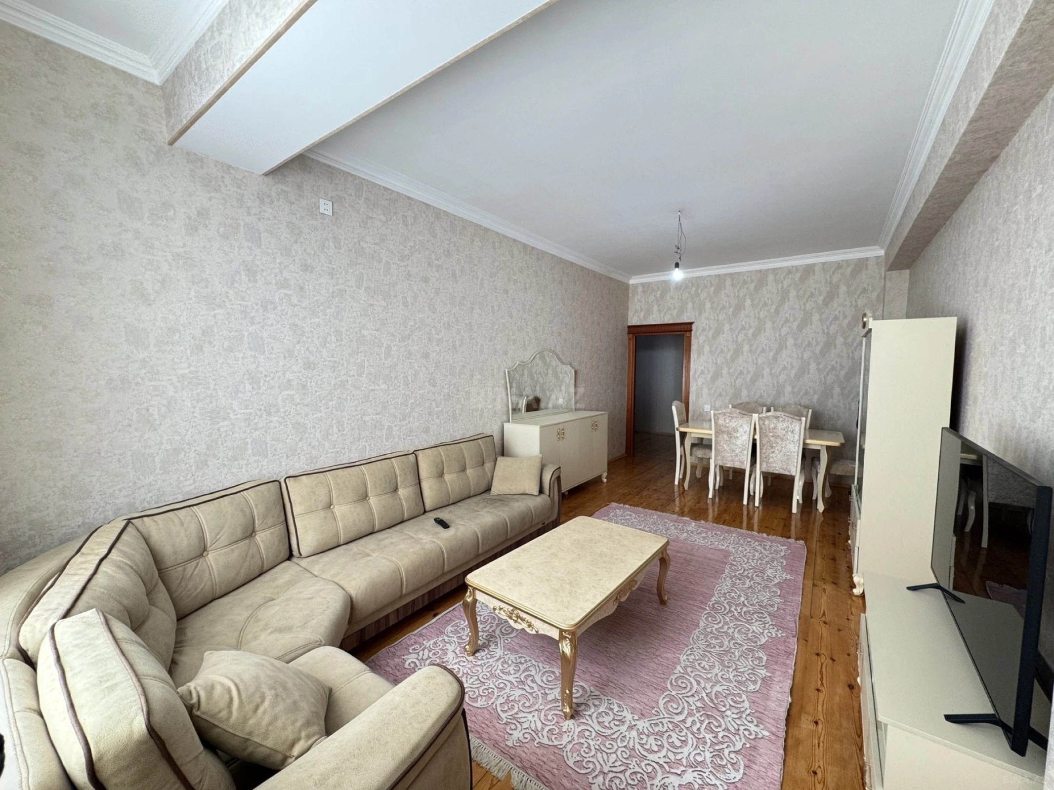 Kirayə verilir 2 otaqlı mənzil 55 m²