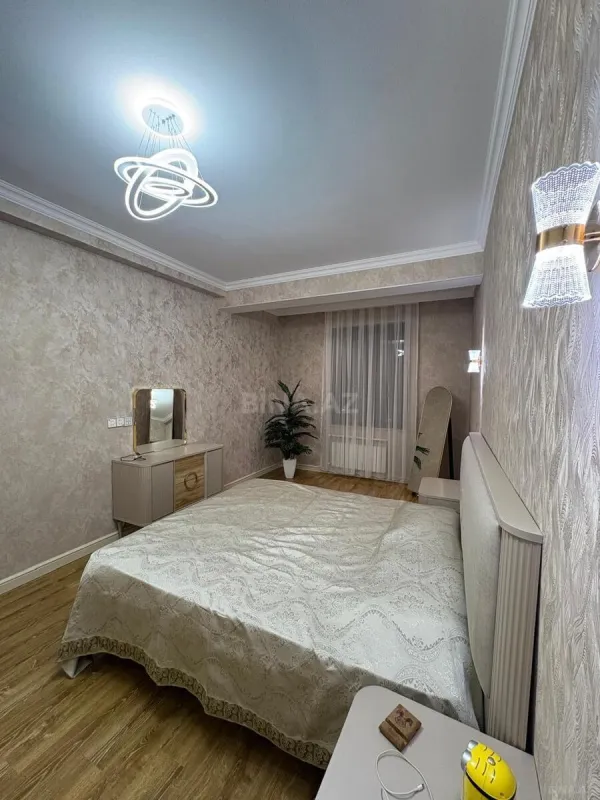 Kirayə verilir 2 otaqlı mənzil 90 m²