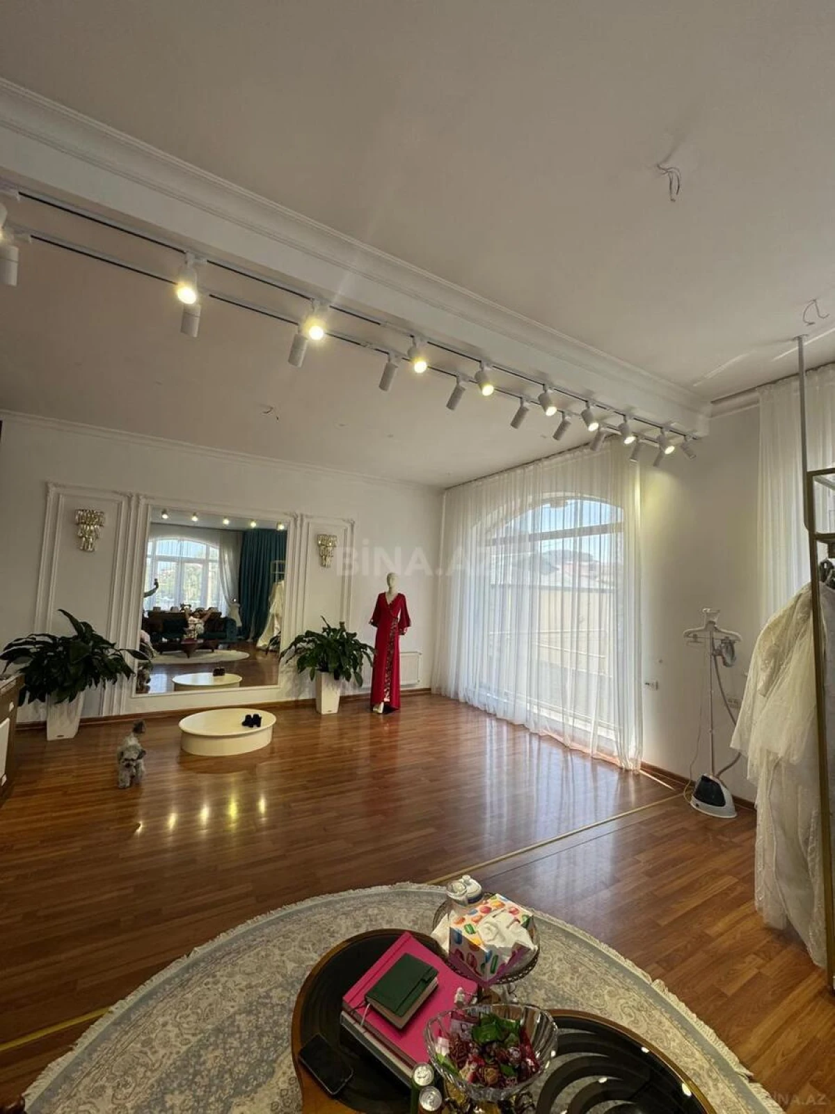 Kirayə verilir obyekt 350 m²