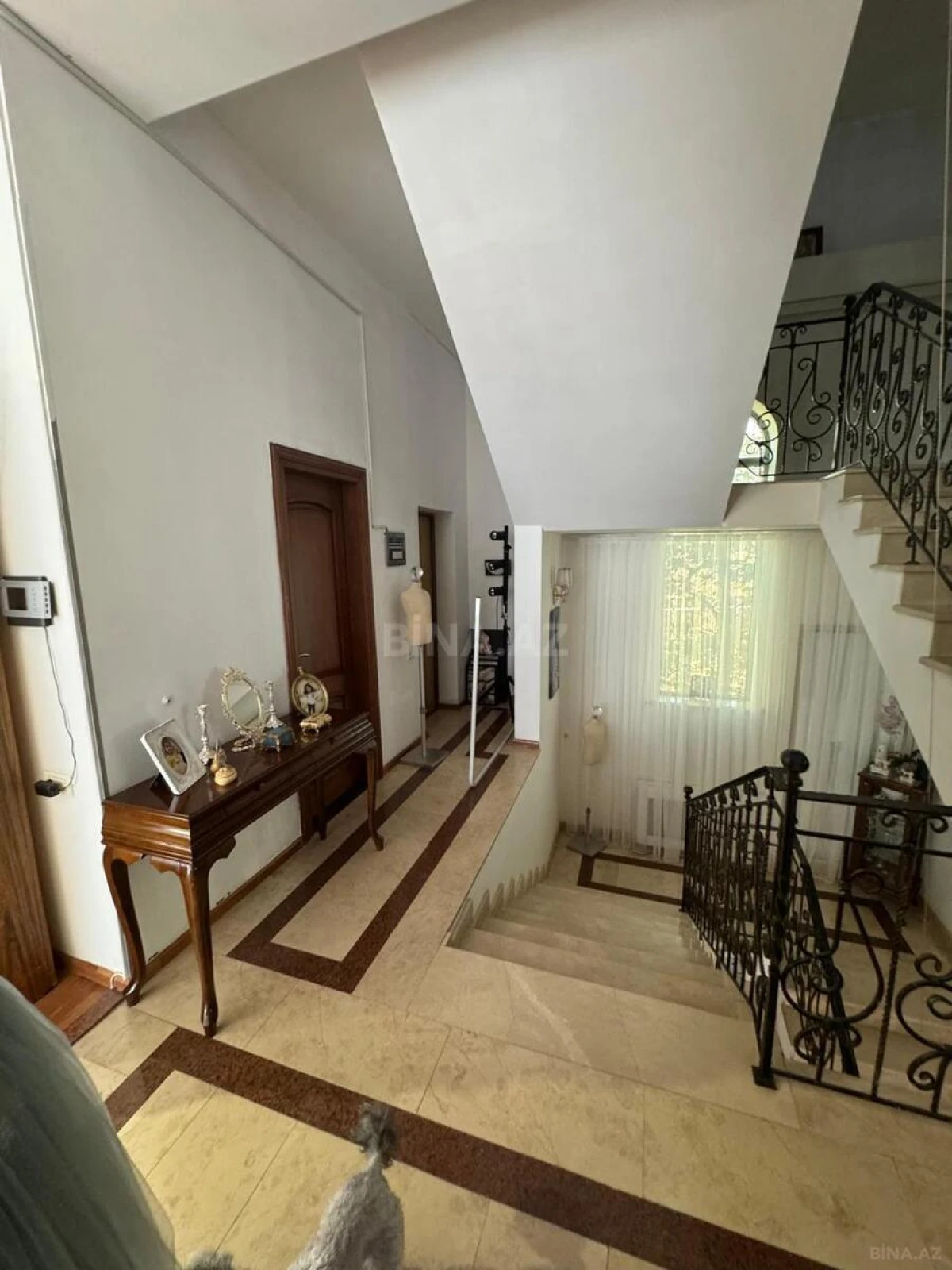 Kirayə verilir obyekt 350 m²