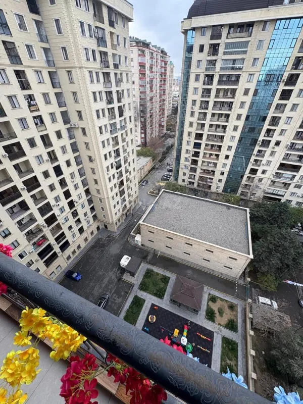 Kirayə verilir 2 otaqlı mənzil 100 m²