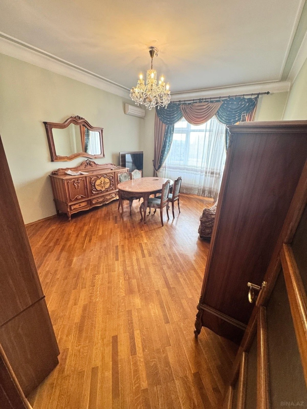Satılır 2 otaqlı mənzil 88 m²