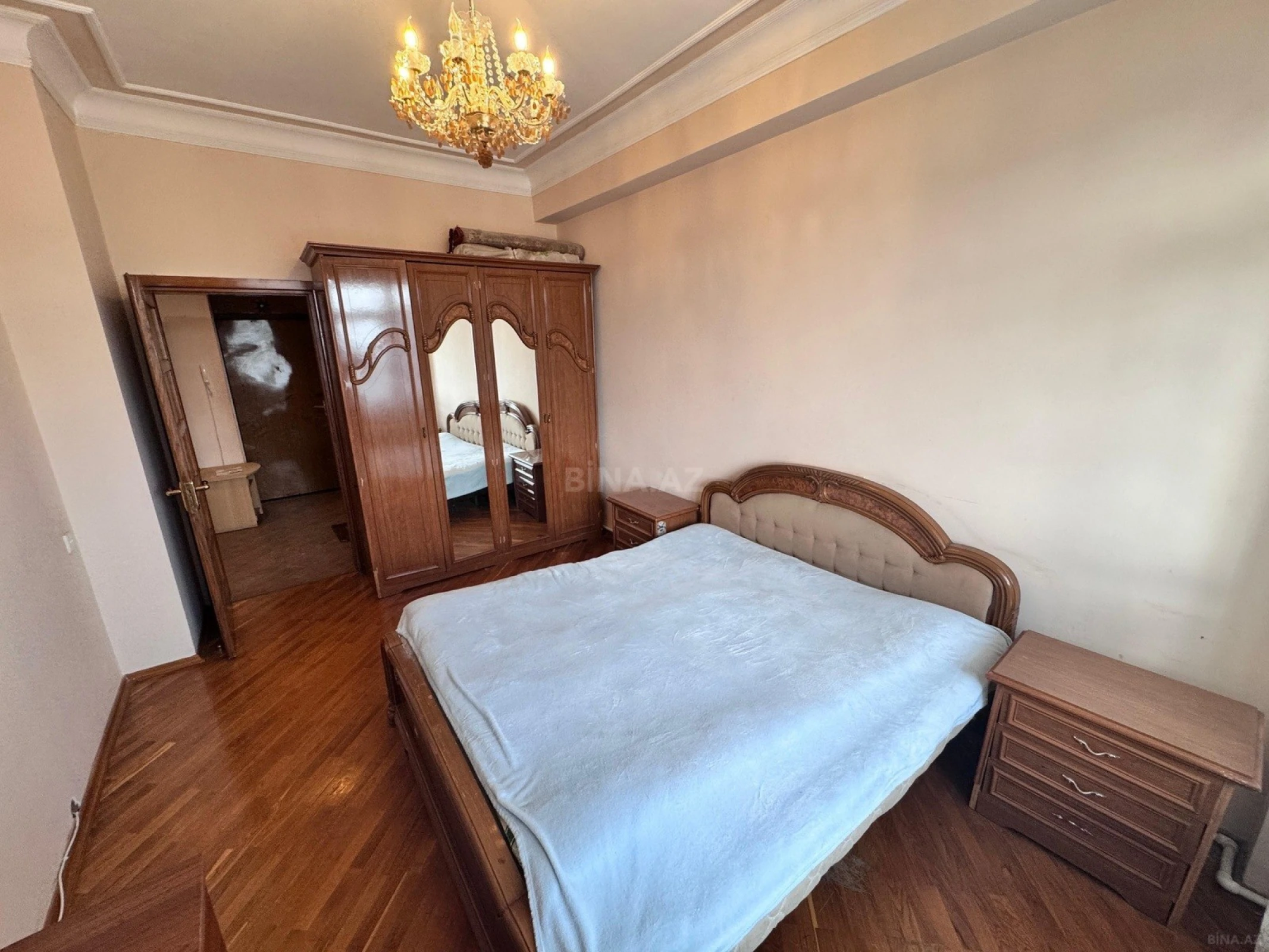 Satılır 2 otaqlı mənzil 88 m²