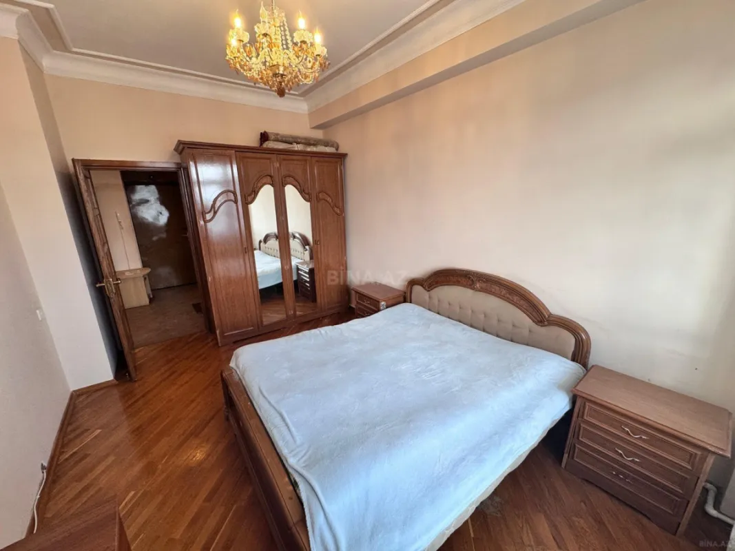 Satılır 2 otaqlı mənzil 88 m²