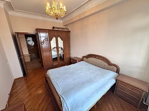 Satılır 2 otaqlı mənzil 88 m²