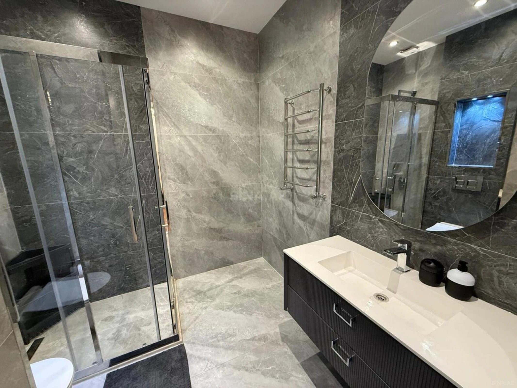 Kirayə verilir 3 otaqlı mənzil 130 m²