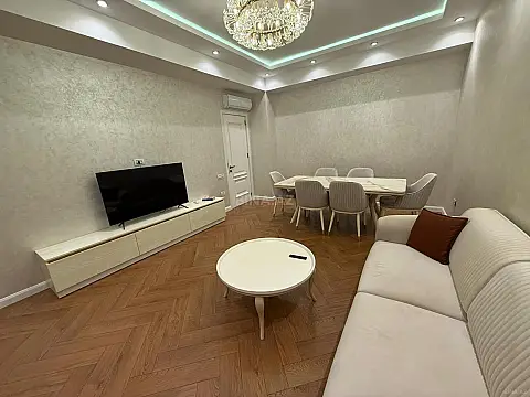 Kirayə verilir 3 otaqlı mənzil 130 m² — Bakı, Xətai 3 otaq 130.00 m²