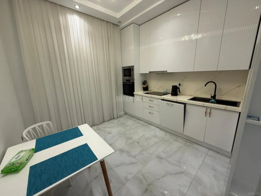 Kirayə verilir 3 otaqlı mənzil 130 m²