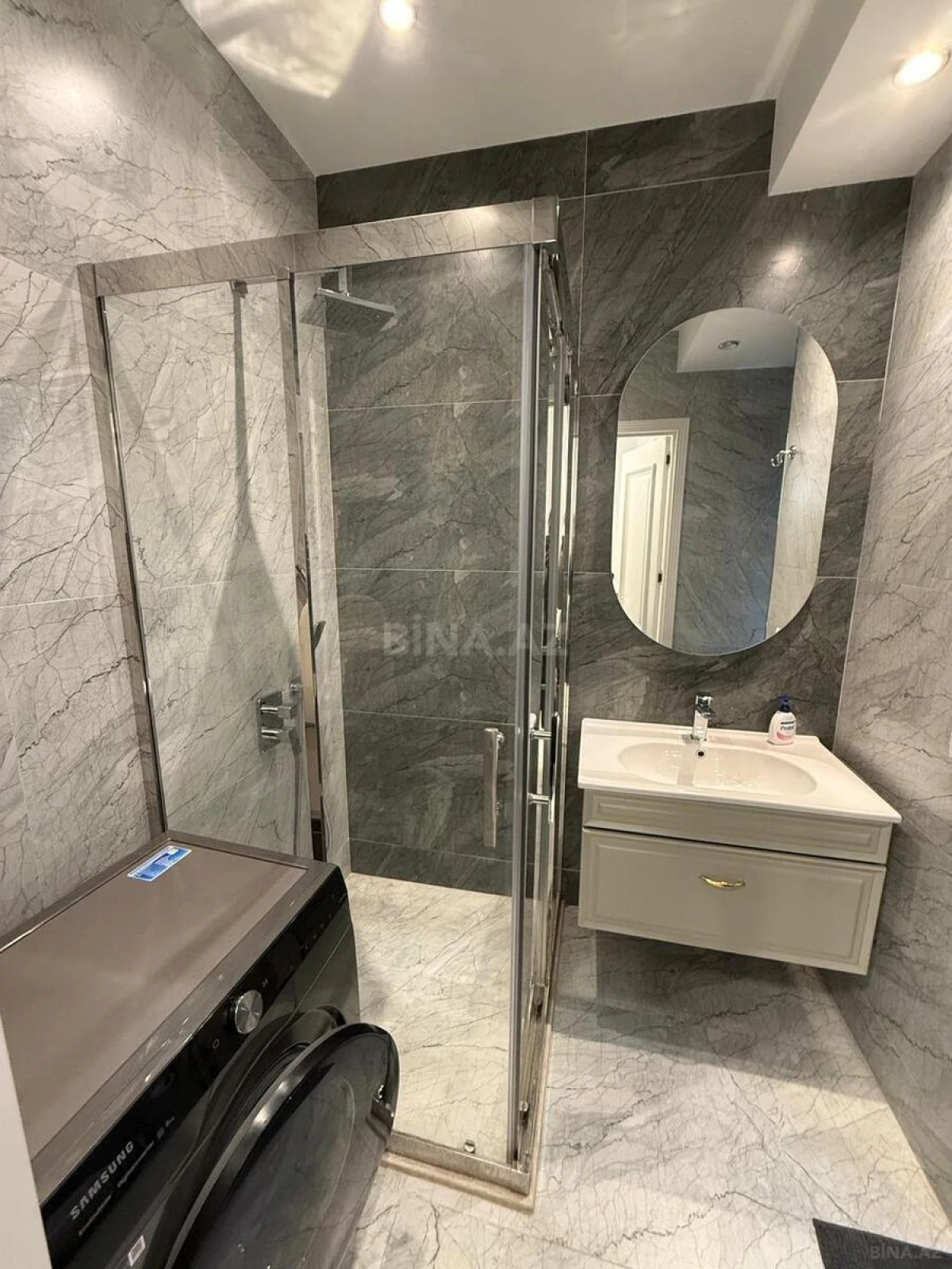 Kirayə verilir 3 otaqlı mənzil 130 m²