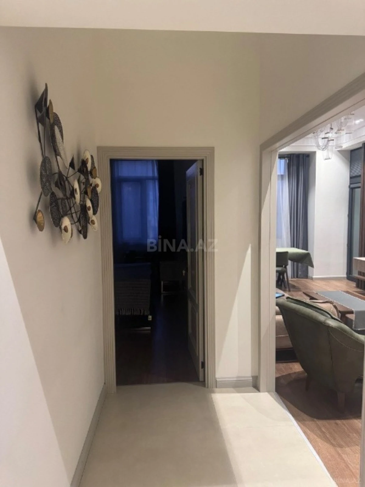 Satılır 2 otaqlı mənzil 83 m²