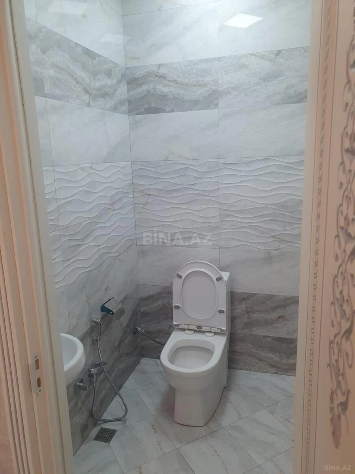 Kirayə verilir 2 otaqlı mənzil 110 m²