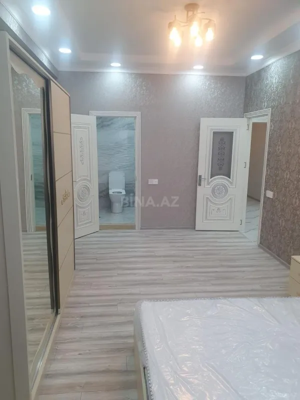 Kirayə verilir 2 otaqlı mənzil 110 m²