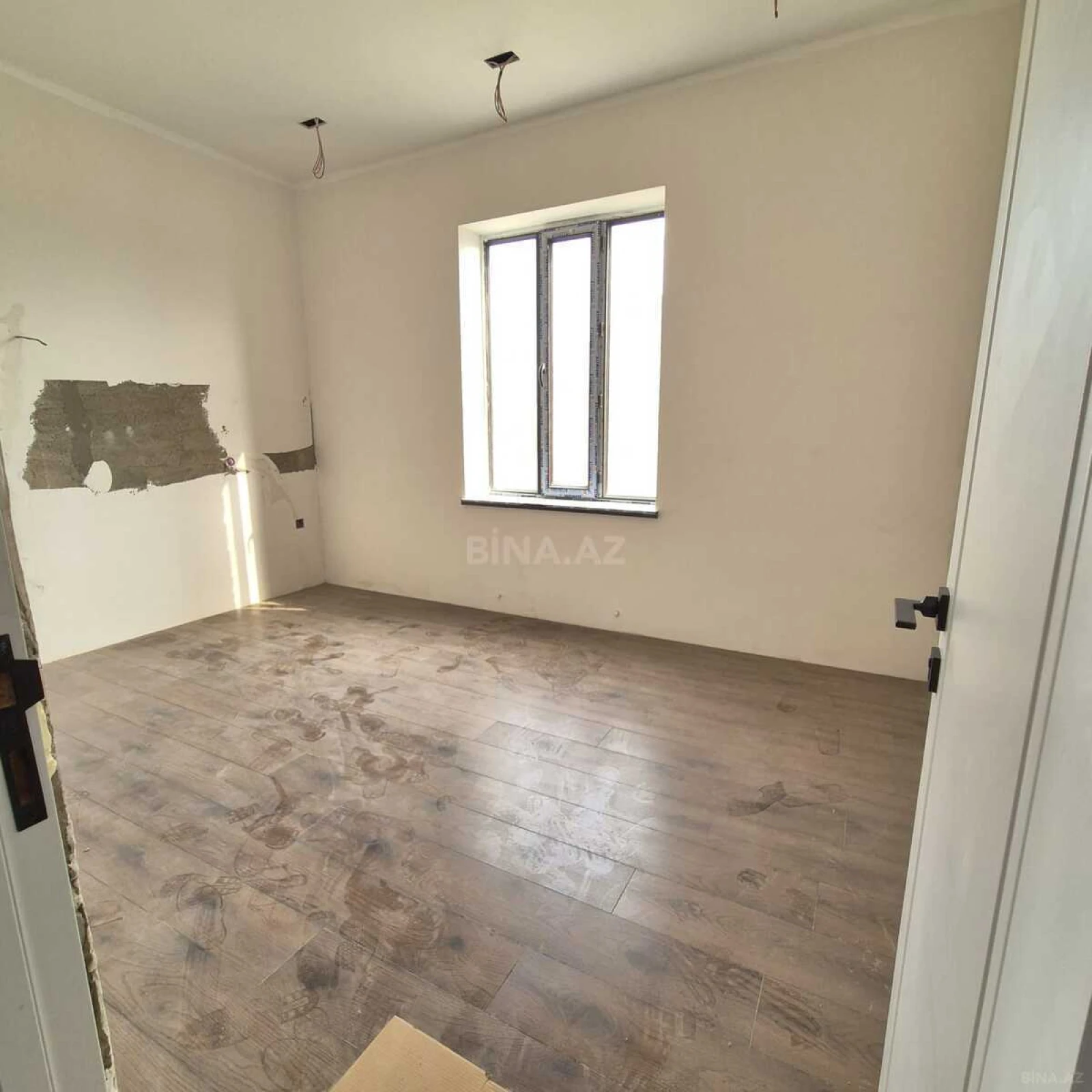 Satılır 5 otaqlı həyət evi 180 m²