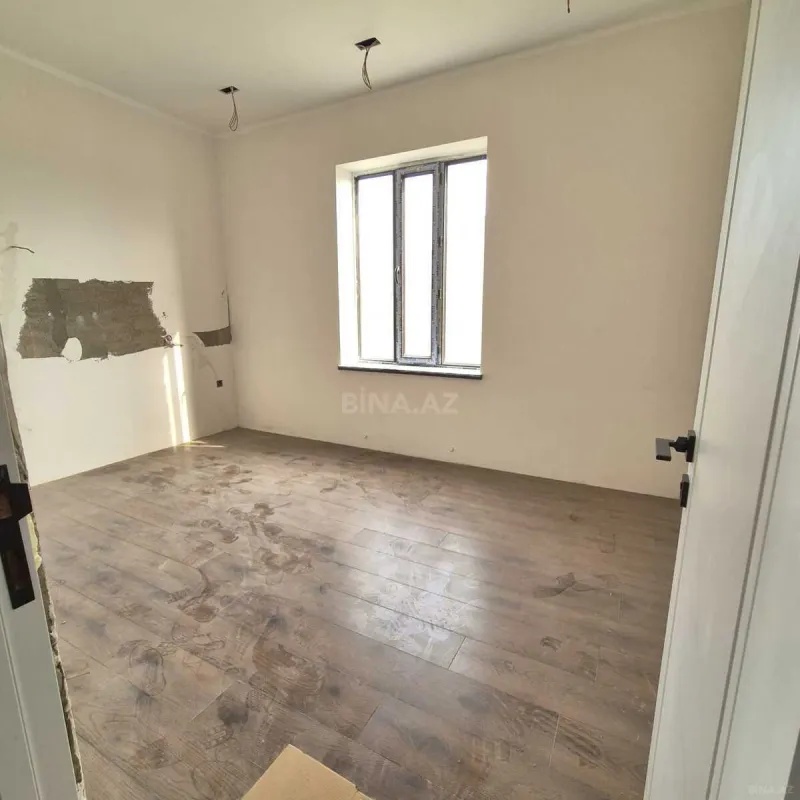 Satılır 5 otaqlı həyət evi 180 m²
