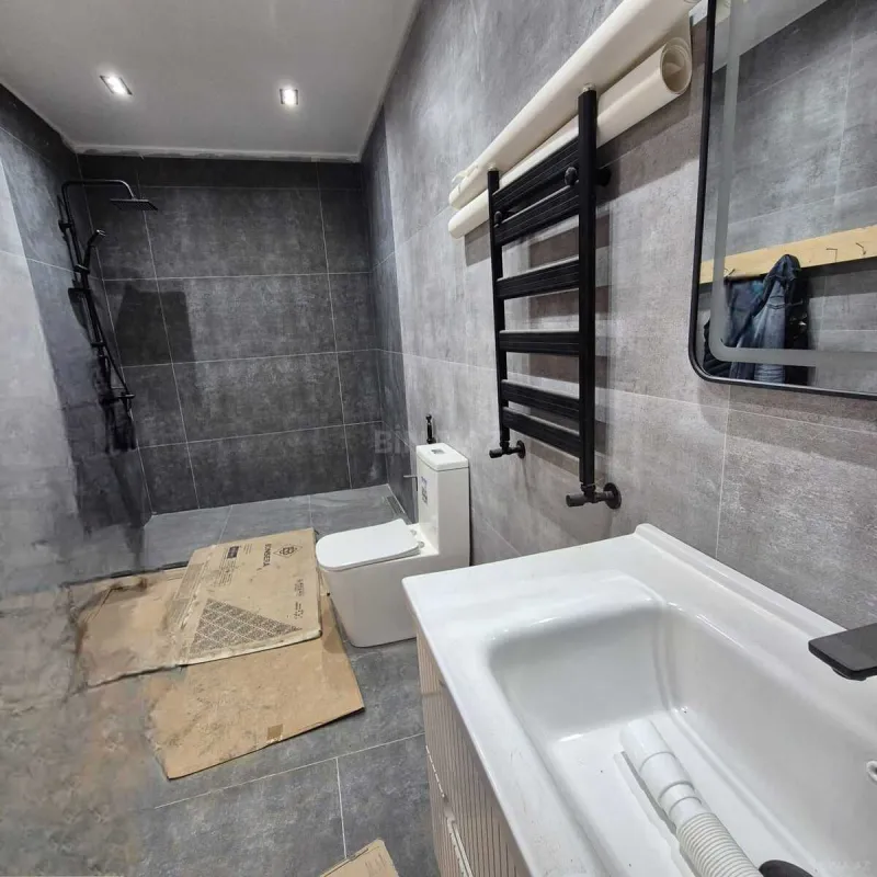 Satılır 5 otaqlı həyət evi 180 m²