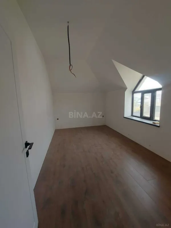 Satılır 5 otaqlı həyət evi 180 m²