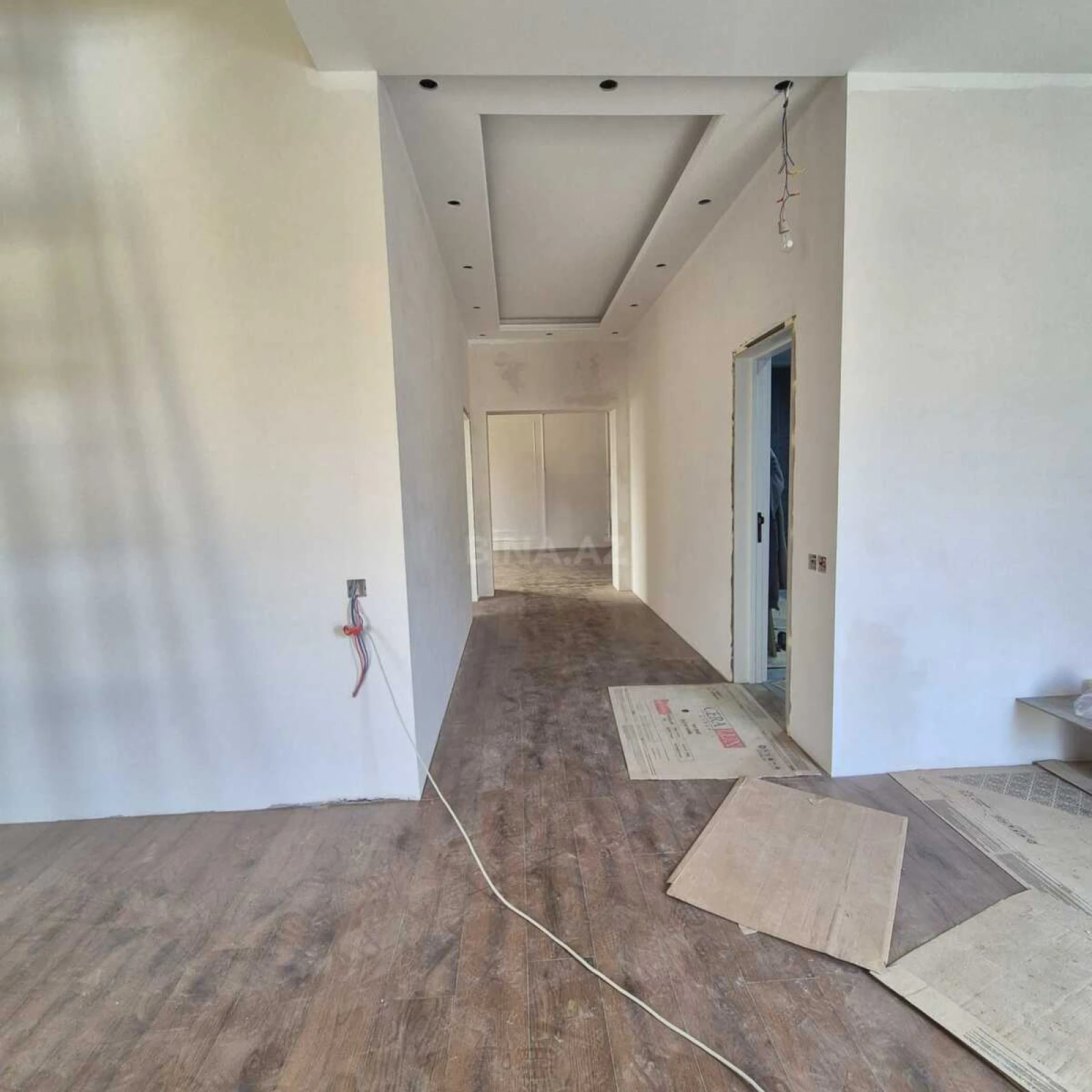 Satılır 5 otaqlı həyət evi 180 m²