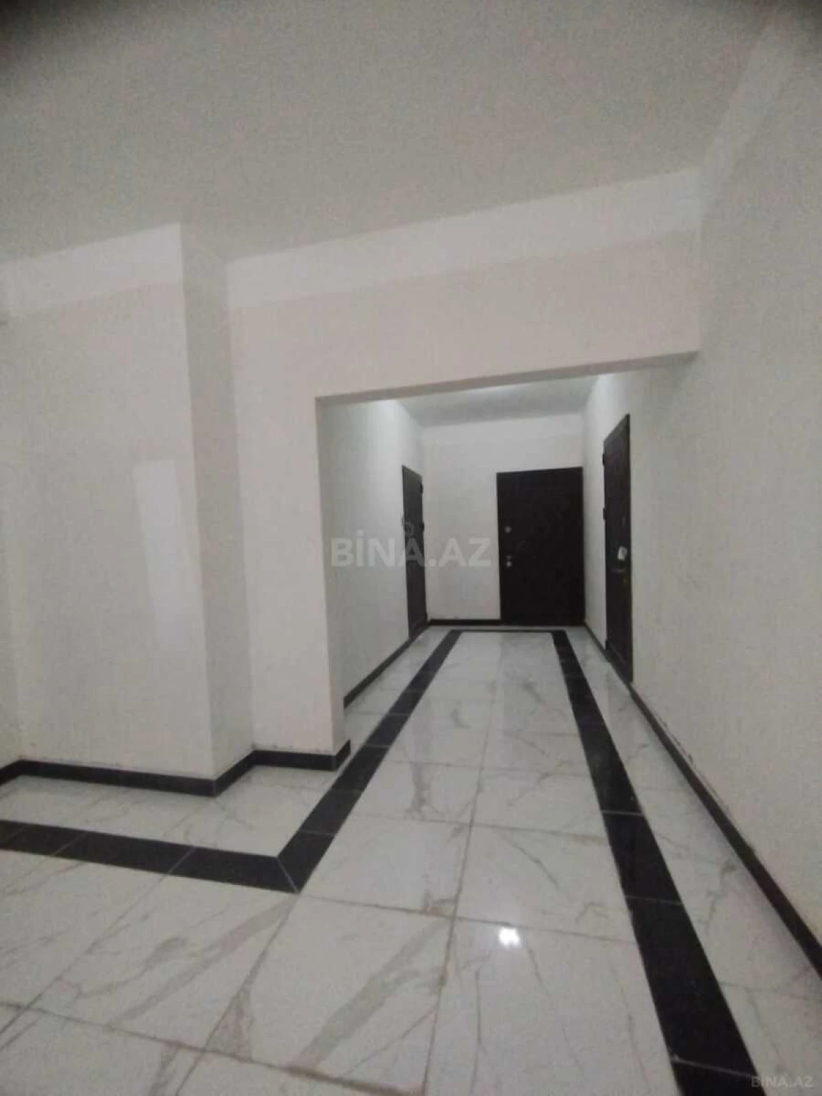Satılır 3 otaqlı mənzil 155 m²