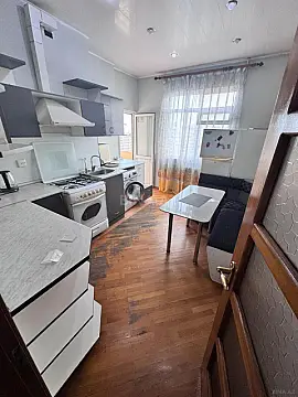 Satılır 2 otaqlı mənzil 88 m²
