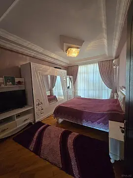 Satılır 3 otaqlı mənzil 130 m²