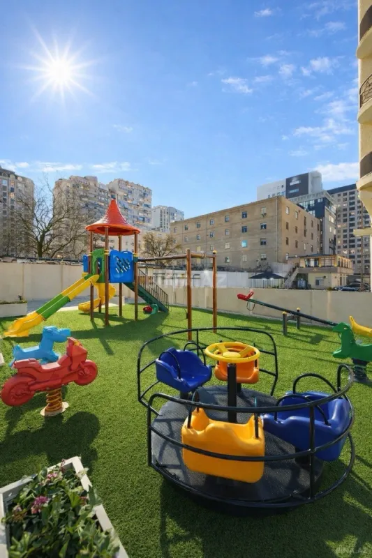 Satılır 4 otaqlı mənzil 165 m²
